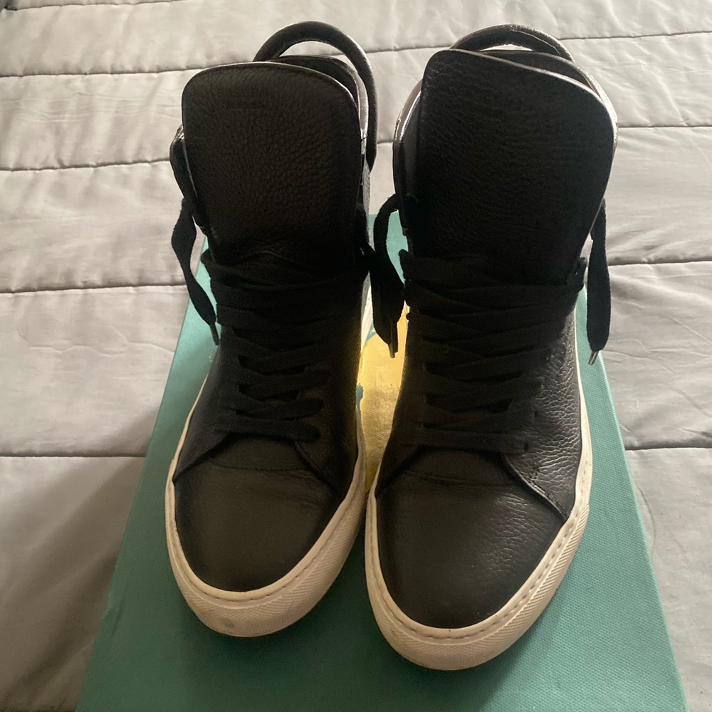 Buscemi Men Sneakers with lock